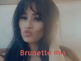 Brunette_mia