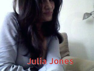Julia_Jones