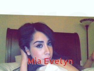 Mia_Evelyn