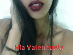 Mia_Valenzuela