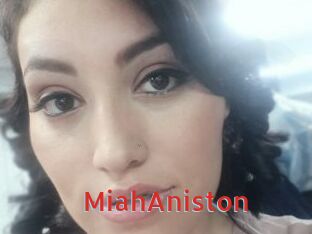 MiahAniston