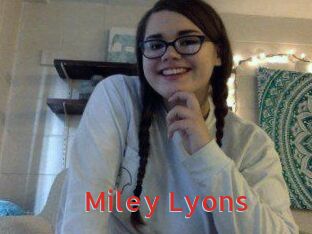 Miley_Lyons