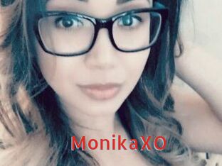 MonikaXO