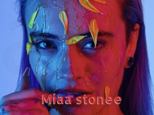 Miaa_stonee