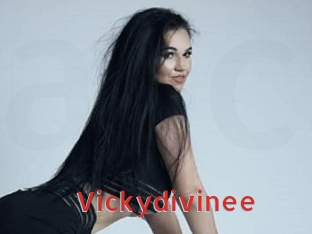 Vickydivinee
